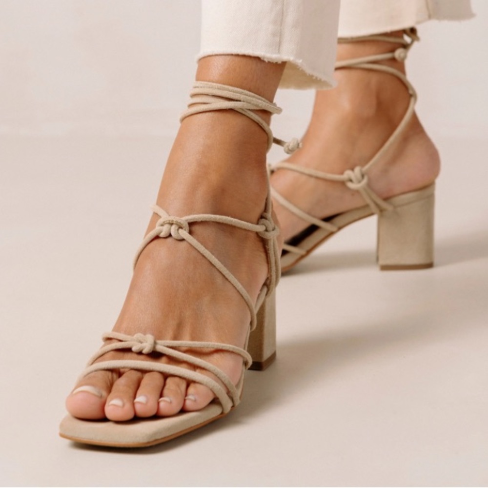 Alohas Paloma Sandal in Beige Suede - Size 40